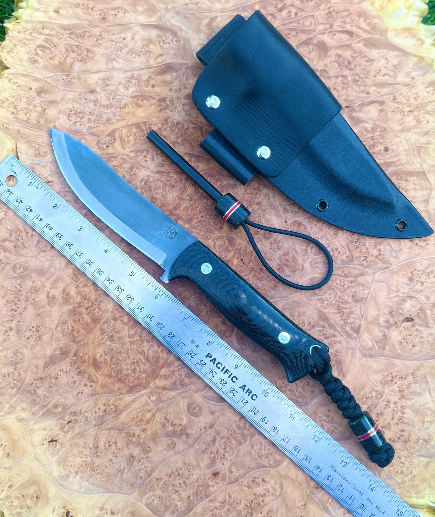 Endure Bushcrafter (black canvas micarta with THIN red G10 liners)