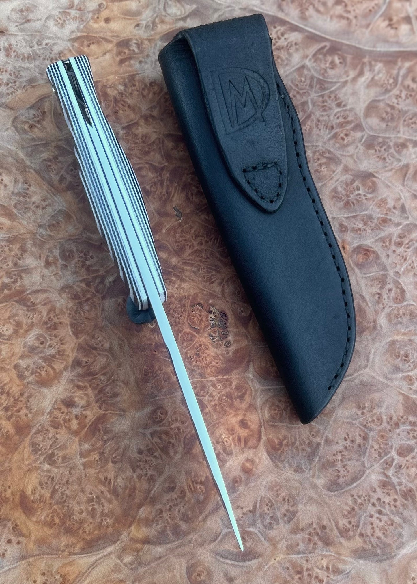 Drop Point Hunter (carbon fiber and white G10)