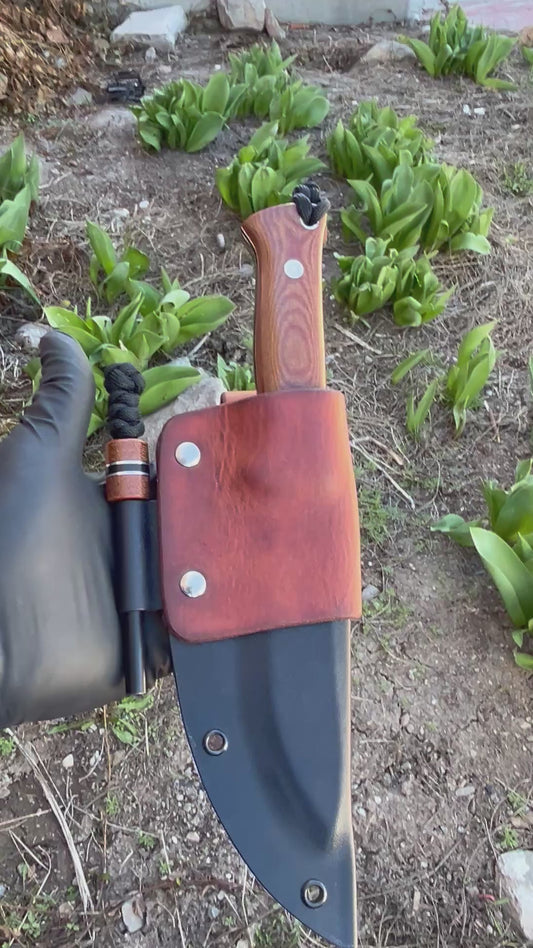 Endure bushcrafter in natural micarta with black G10 and thick aluminum liners