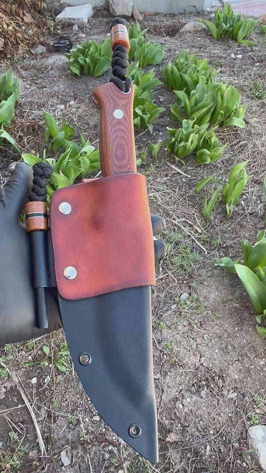 Endure bushcrafter in natural canvas micarta with black G10 and thin aluminum liners